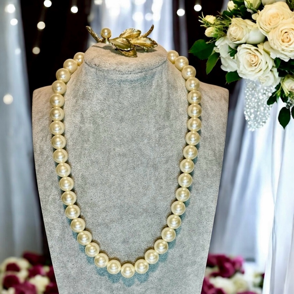Vintage Faux Pearls Necklace 18” & Gold tone Leaves & Faux Pearl Brooch
